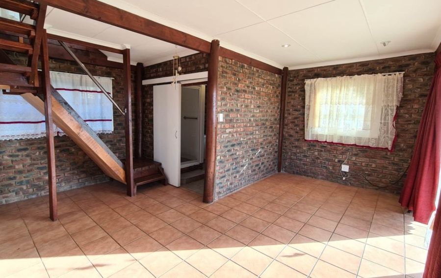 4 Bedroom Property for Sale in Winterstrand Eastern Cape